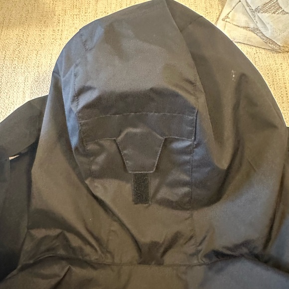 Columbia Black Hooded Rain Jacket- like new - Picture 7 of 15